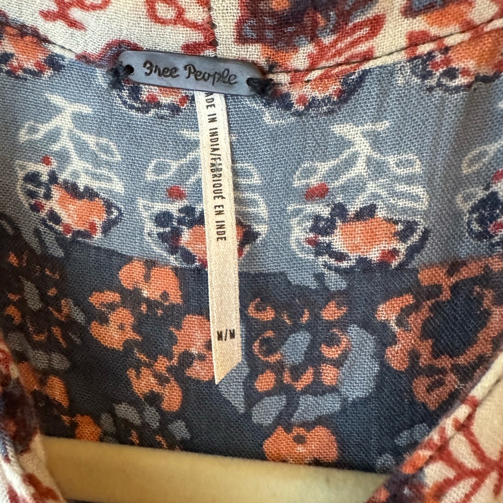 Free people Floral Button-Up Shirt in Orange and Blue size M - Picture 3 of 7